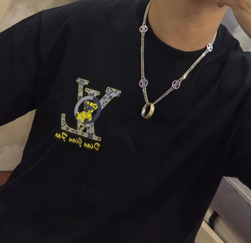 Louis Vuitton Necklaces SportInspired 250391