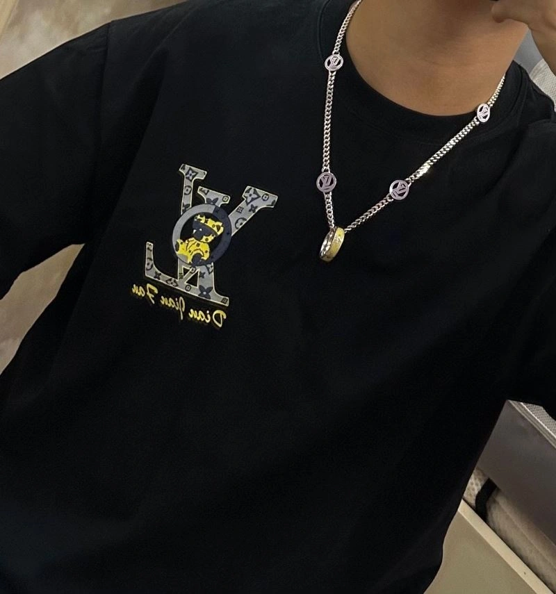Louis Vuitton Necklaces SportInspired 250391