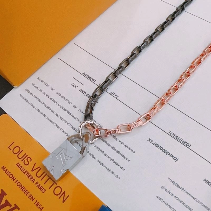 Louis Vuitton Necklaces Chic 250371