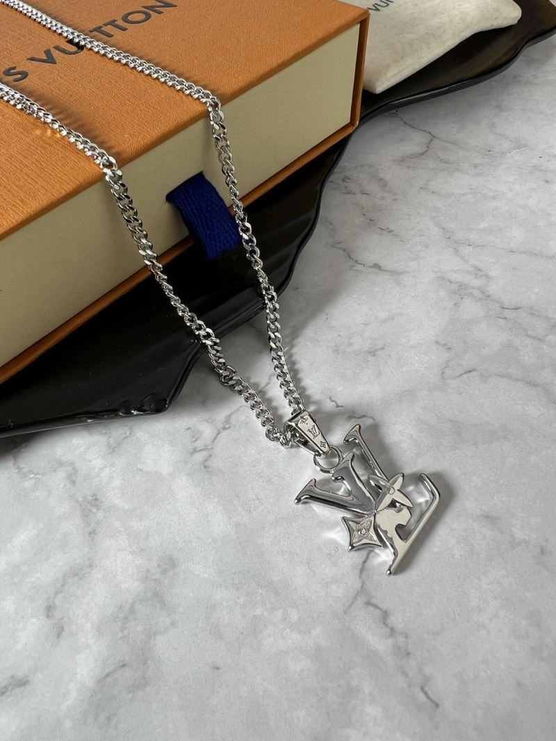 Neat Louis Vuitton Necklaces 250392