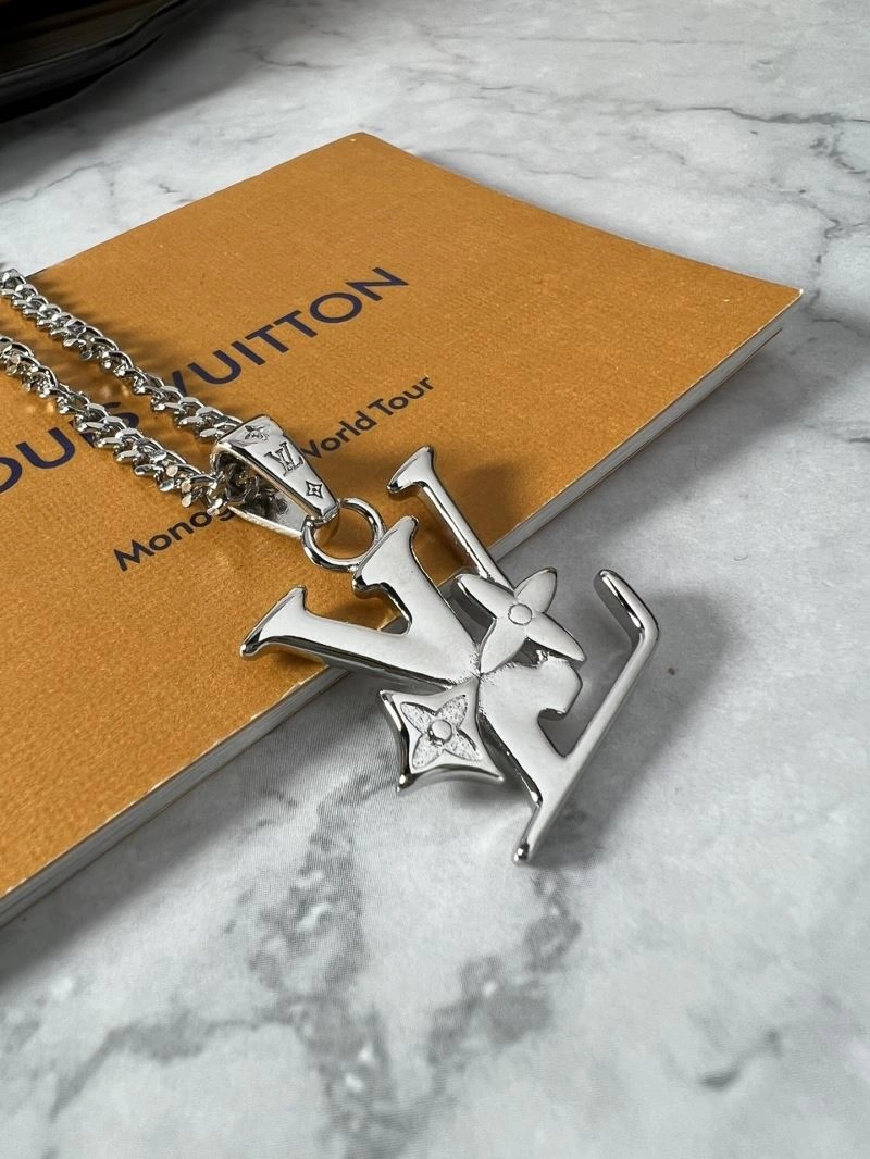 Neat Louis Vuitton Necklaces 250392