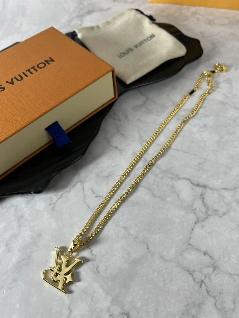 Neat Louis Vuitton Necklaces 250392