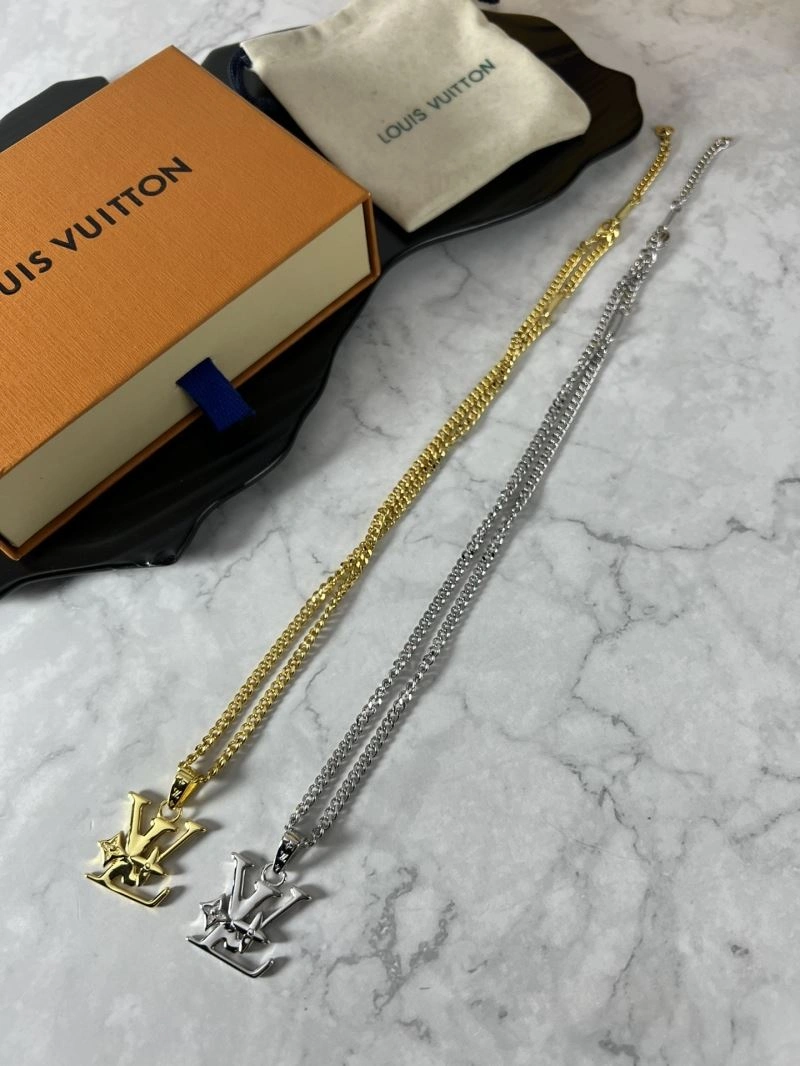 Neat Louis Vuitton Necklaces 250392