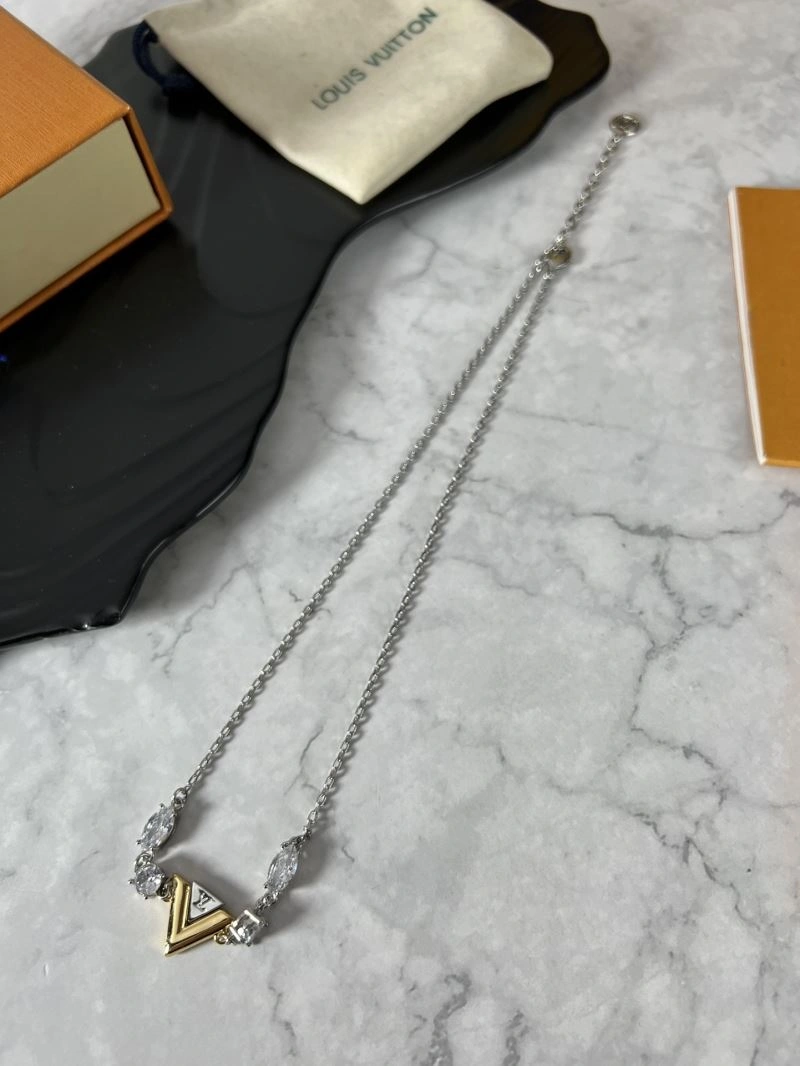ModernLook Louis Vuitton Necklaces 250368