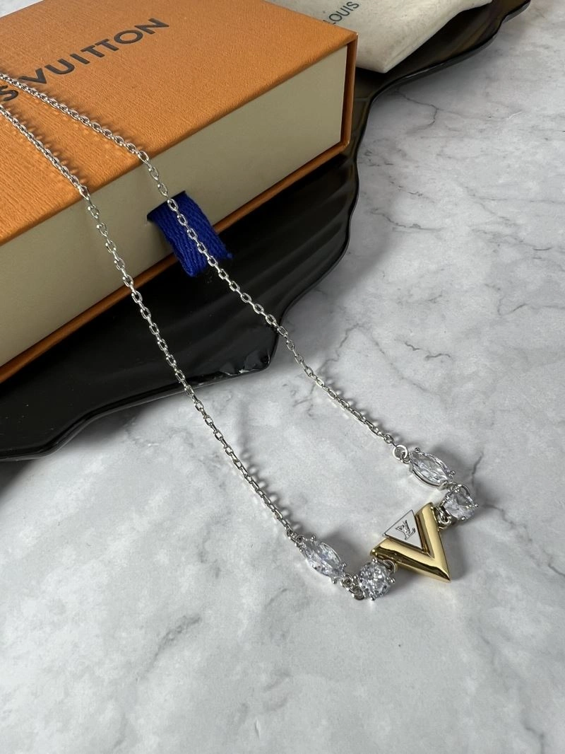 ModernLook Louis Vuitton Necklaces 250368