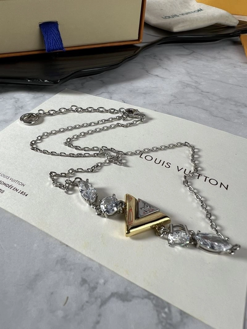 ModernLook Louis Vuitton Necklaces 250368