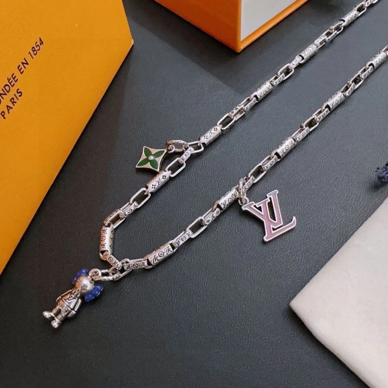 Louis Vuitton Necklaces Stretchable 250375