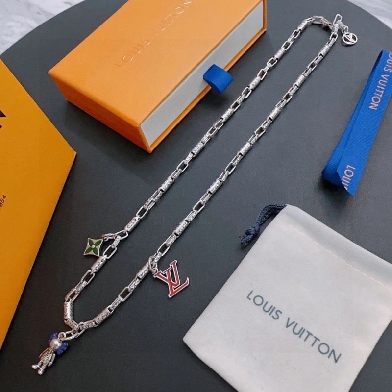 Louis Vuitton Necklaces Stretchable 250375