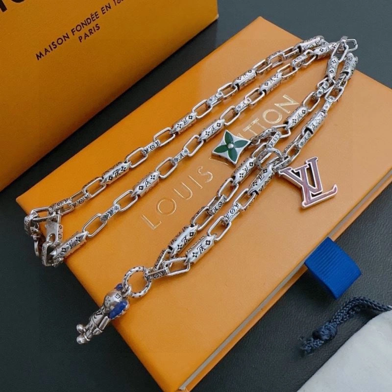 Louis Vuitton Necklaces Stretchable 250375