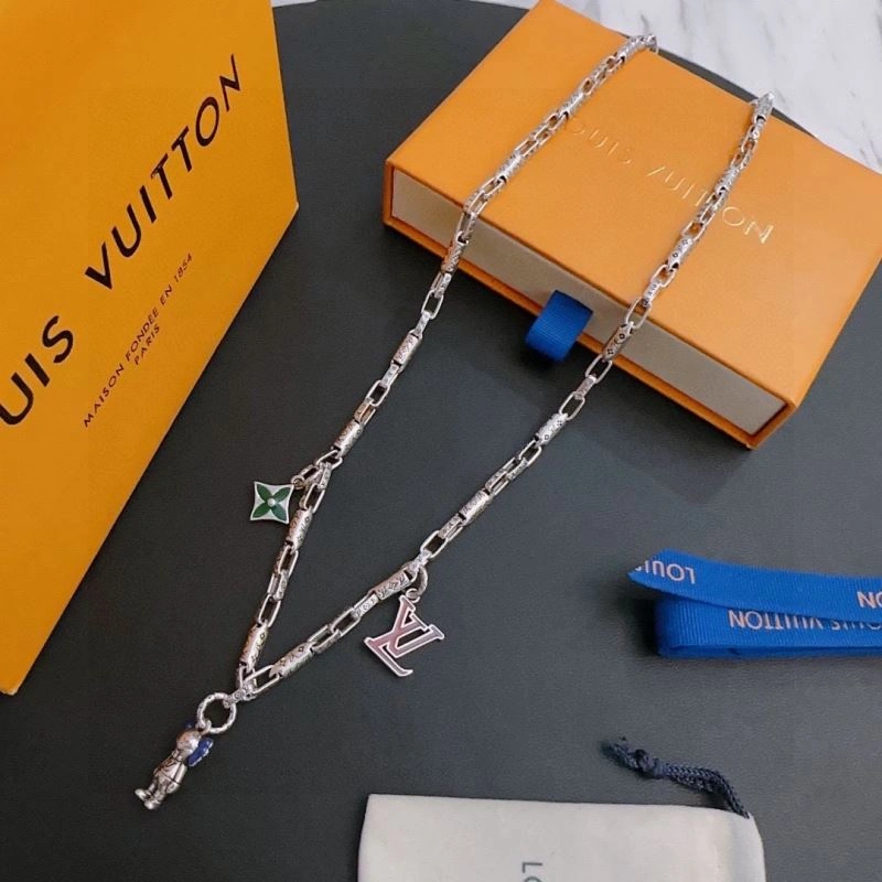 Louis Vuitton Necklaces Stretchable 250375
