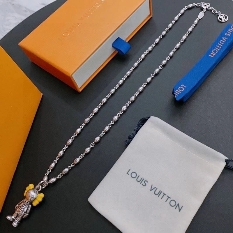 Louis Vuitton Necklaces Practical 250377
