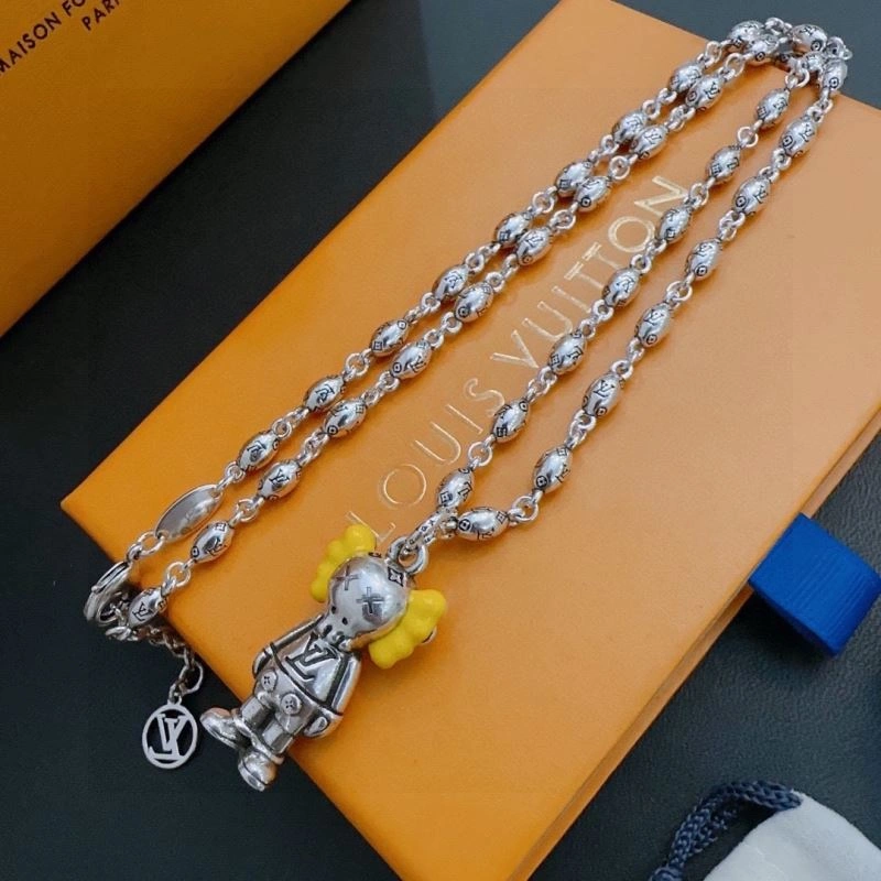 Louis Vuitton Necklaces Practical 250377