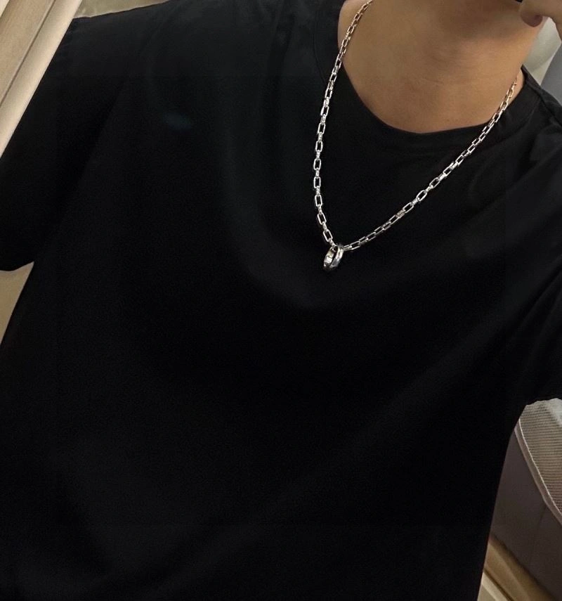 Louis Vuitton Necklaces DailyWear 250381