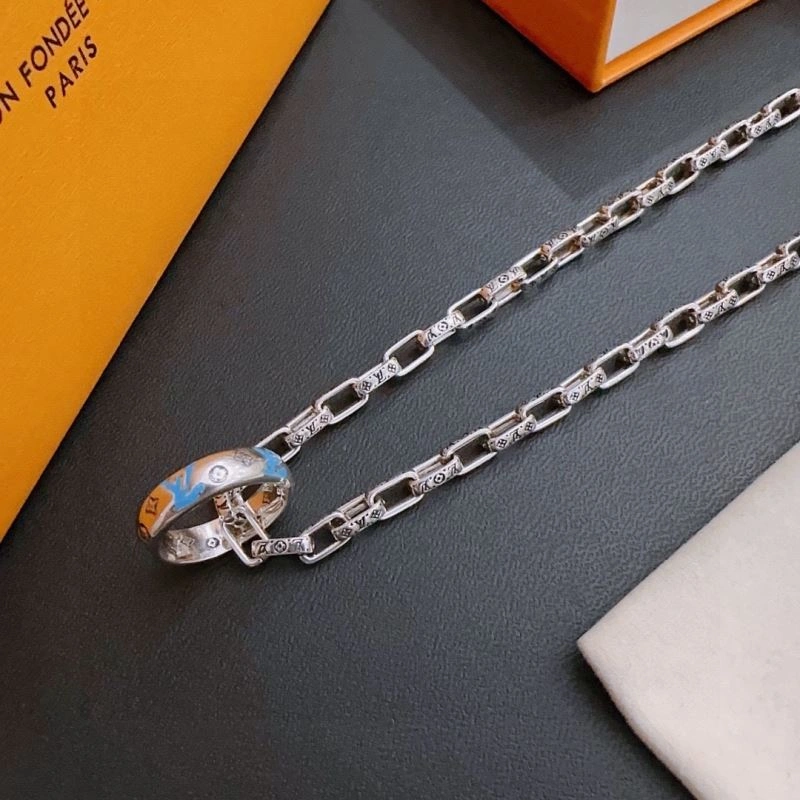 Louis Vuitton Necklaces DailyWear 250381