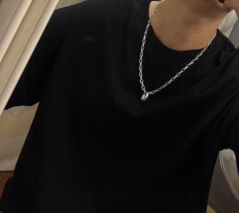 Louis Vuitton Necklaces DailyWear 250381