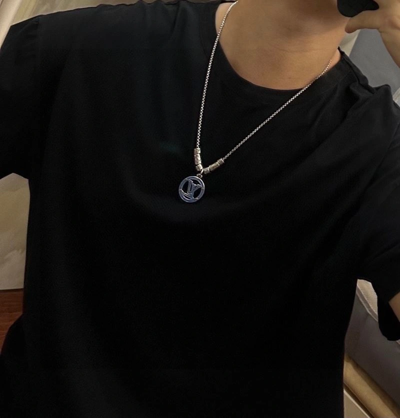 Louis Vuitton Necklaces Resilient 250374