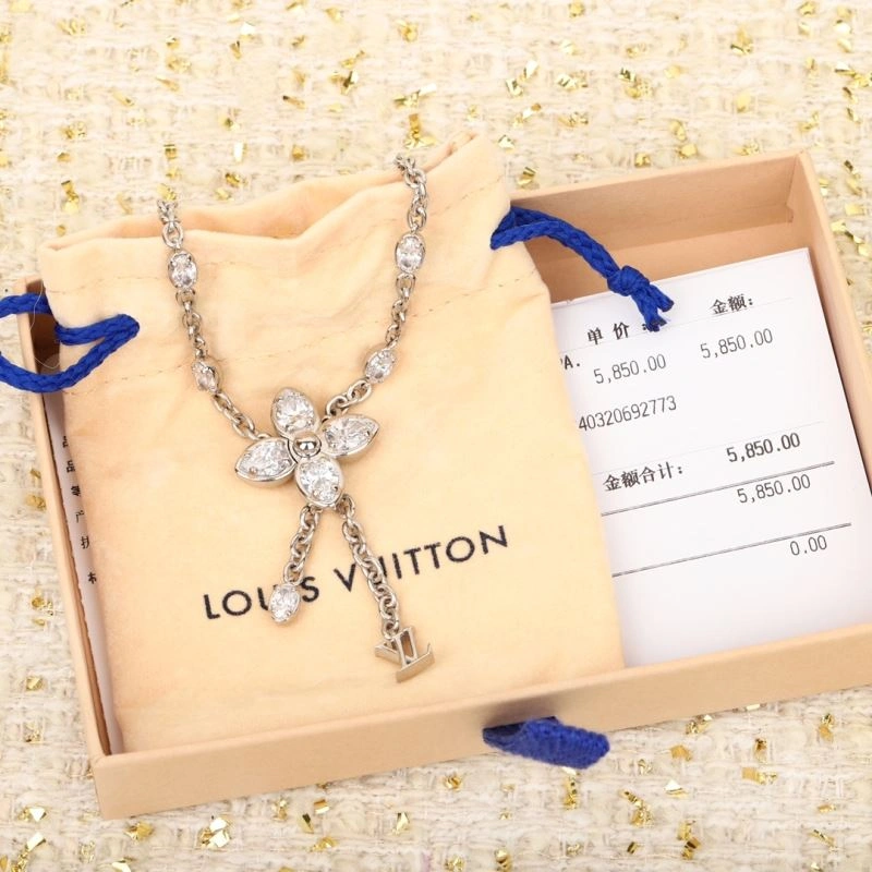 Louis Vuitton Necklaces Breathable 250366