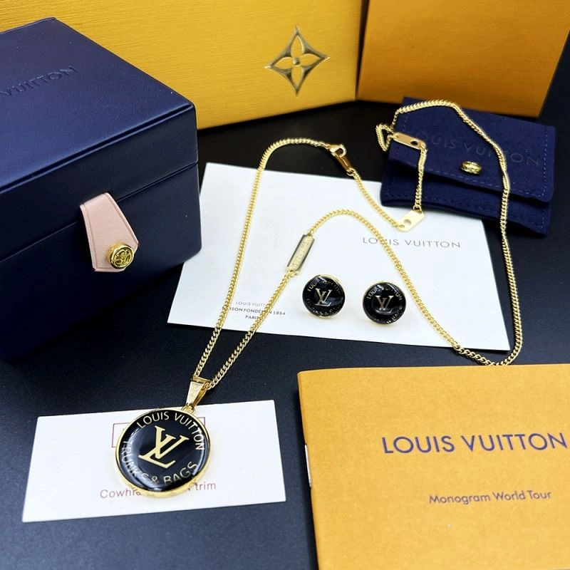 Louis Vuitton Necklaces Stylish 250376