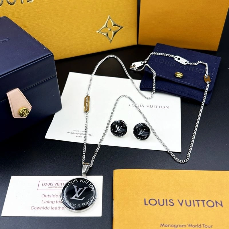 Louis Vuitton Necklaces Stylish 250376