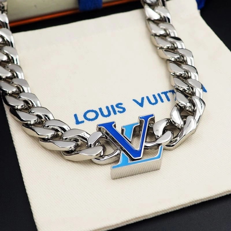 Stylish Louis Vuitton Necklaces 250384