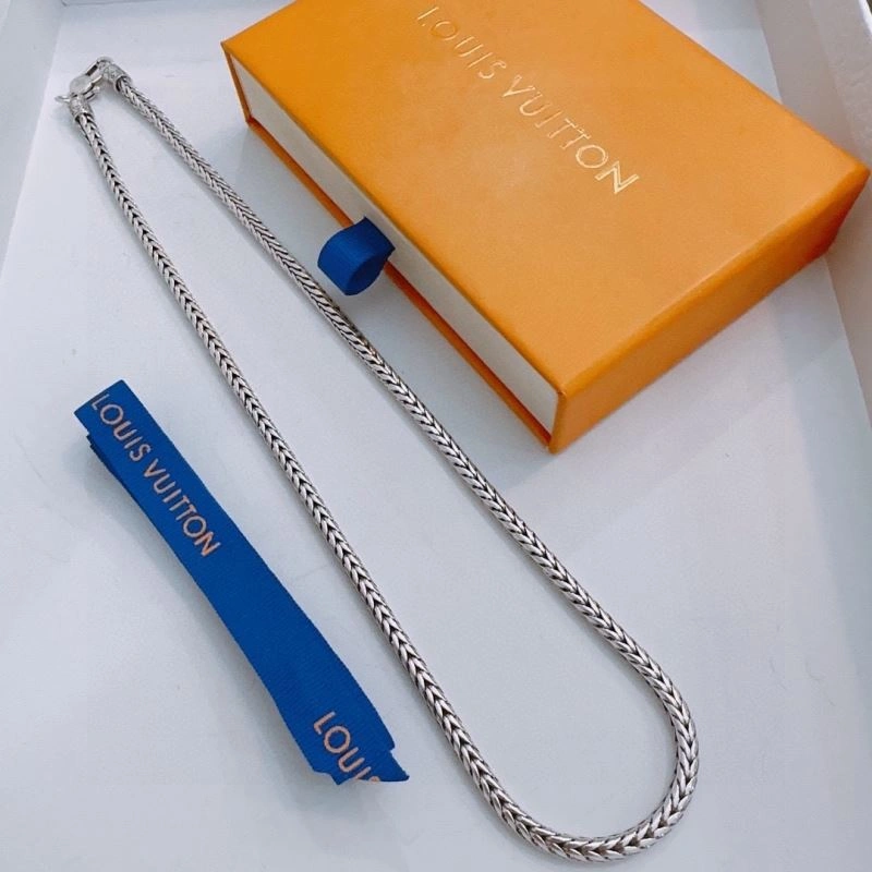 Louis Vuitton Necklaces Vibrant 250379
