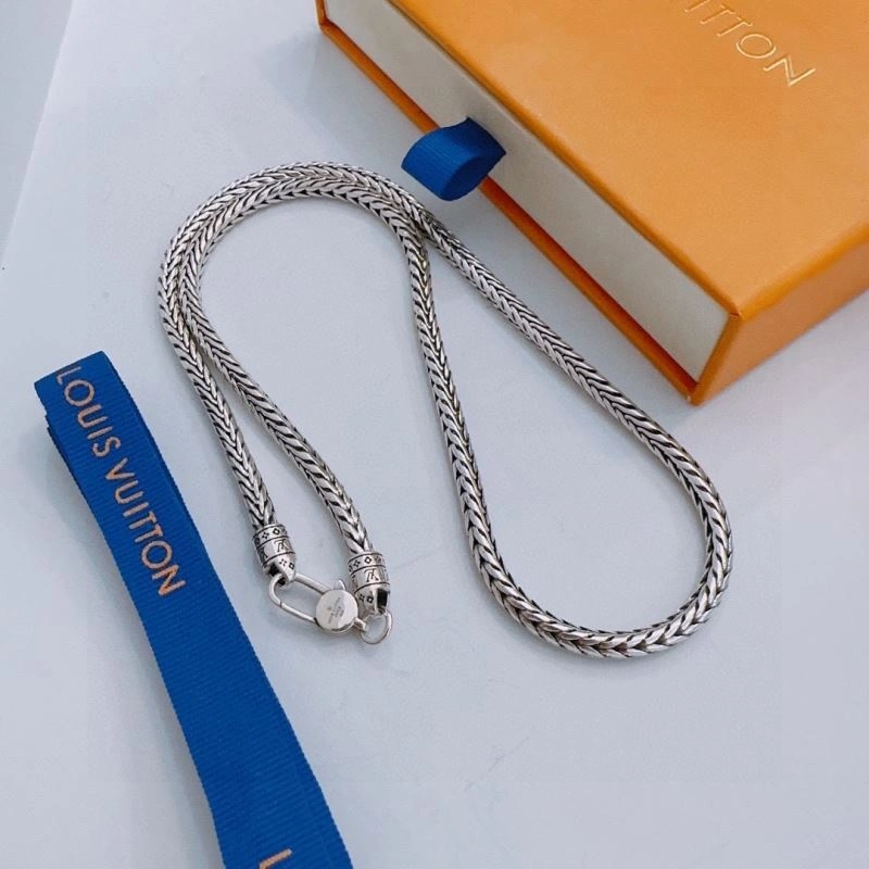 Louis Vuitton Necklaces Vibrant 250379