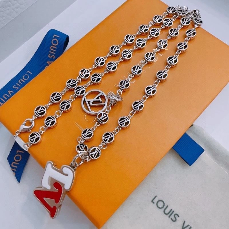 Comfortable Louis Vuitton Necklaces 250362