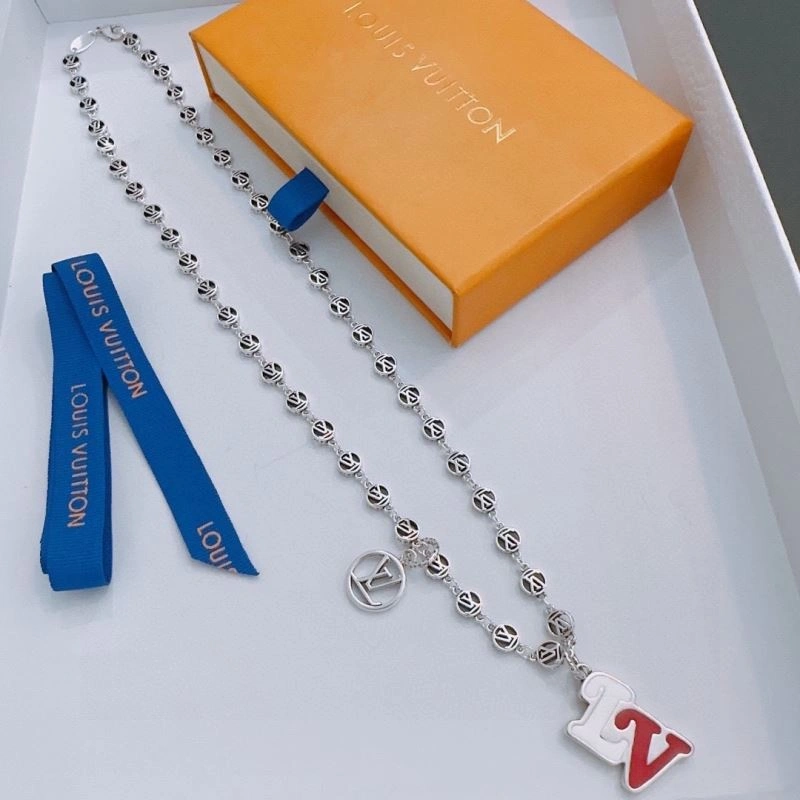 Comfortable Louis Vuitton Necklaces 250362