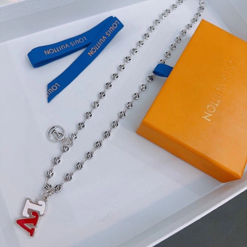 Comfortable Louis Vuitton Necklaces 250362