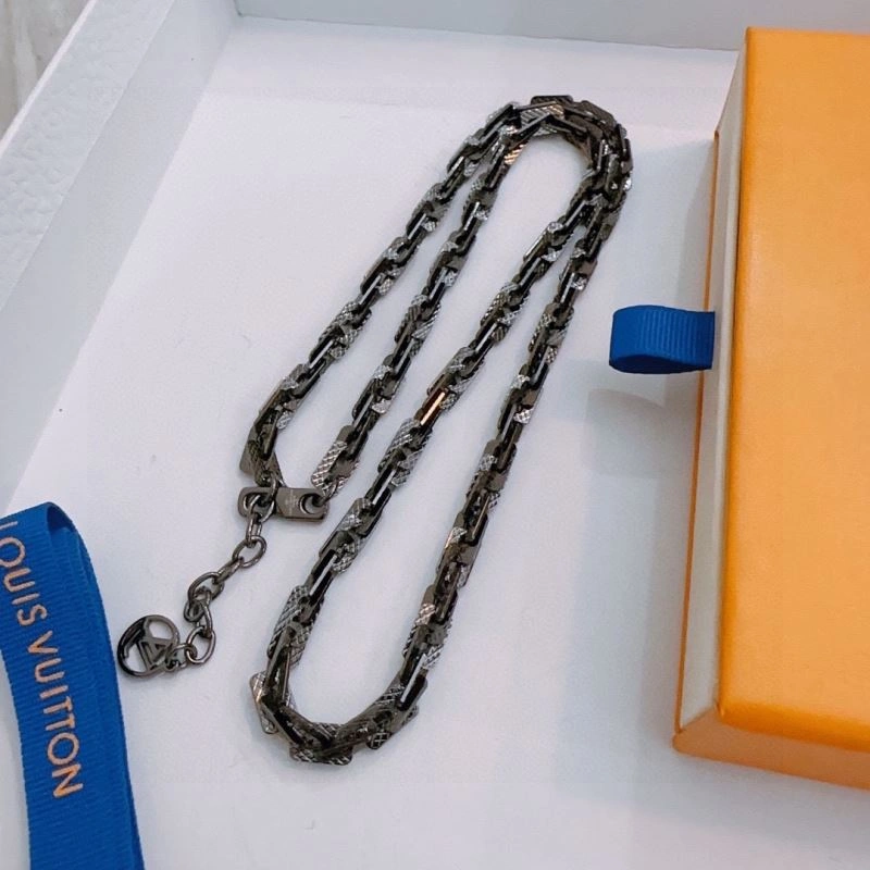 Practical Louis Vuitton Necklaces 250372