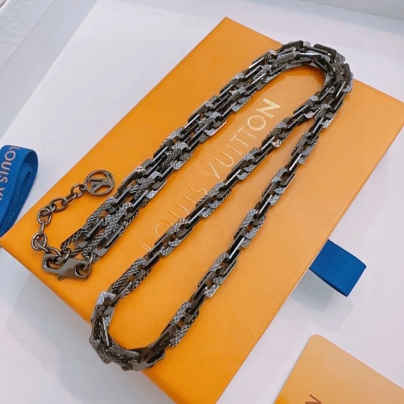 Practical Louis Vuitton Necklaces 250372