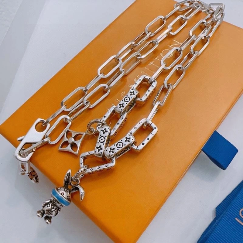 Louis Vuitton Necklaces Durable 250358