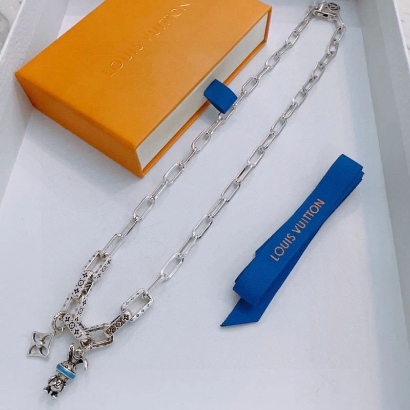 Louis Vuitton Necklaces Durable 250358