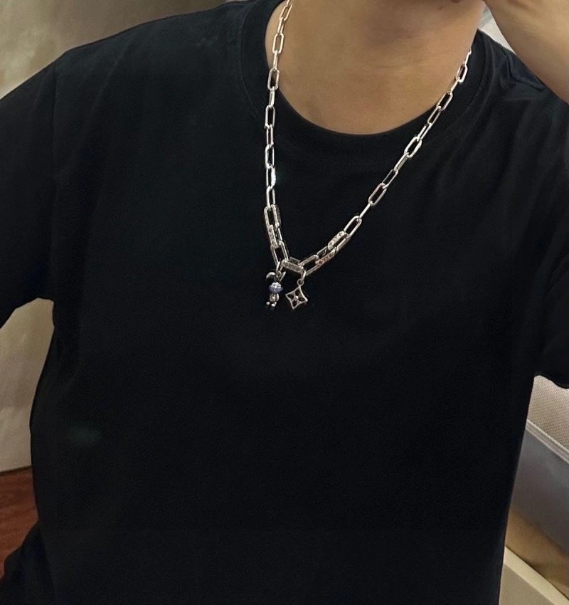 Louis Vuitton Necklaces Durable 250358