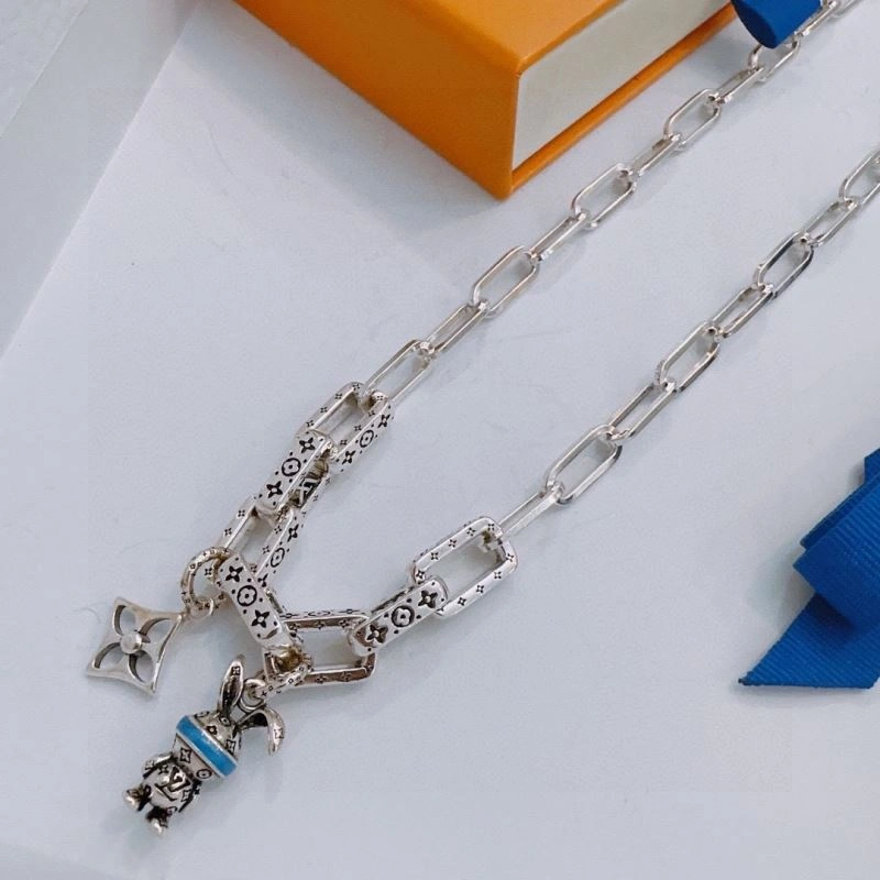Louis Vuitton Necklaces Durable 250358