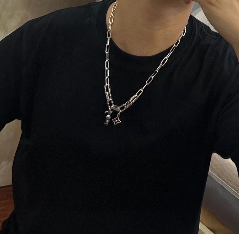Louis Vuitton Necklaces Durable 250358