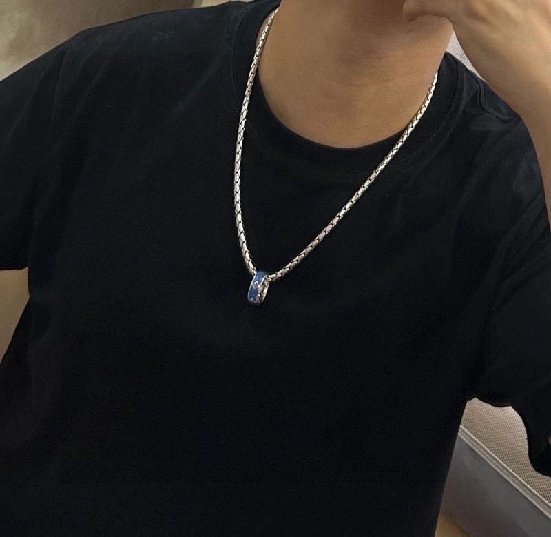 Louis Vuitton Necklaces Tailored 250359