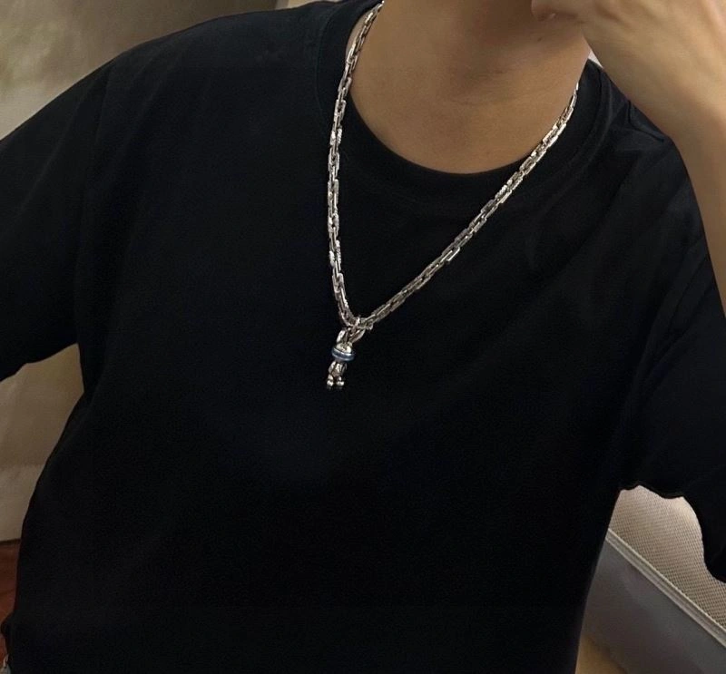 FreshLook Louis Vuitton Necklaces 250356