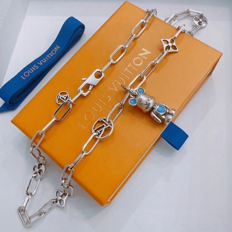 RelaxedFit Louis Vuitton Necklaces 250355