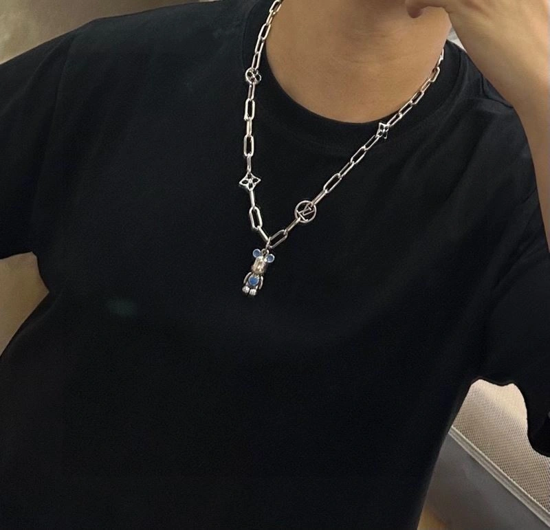 RelaxedFit Louis Vuitton Necklaces 250355