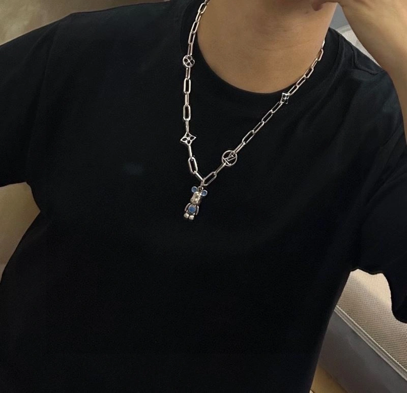 RelaxedFit Louis Vuitton Necklaces 250355