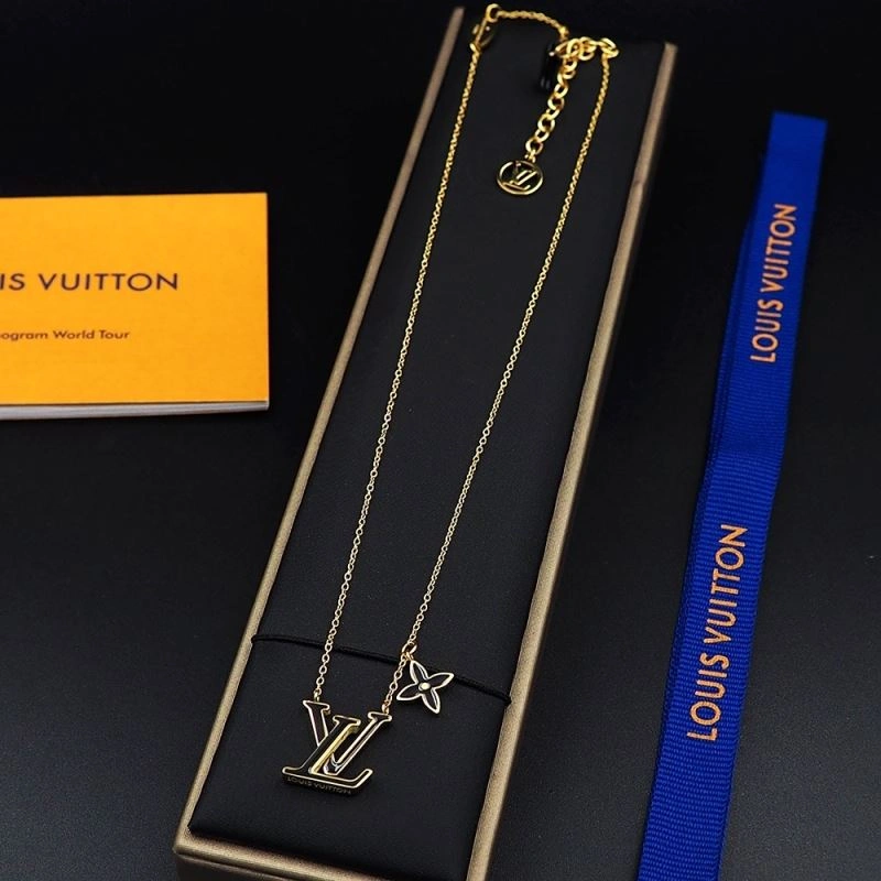 Attractive Louis Vuitton Necklaces 250354