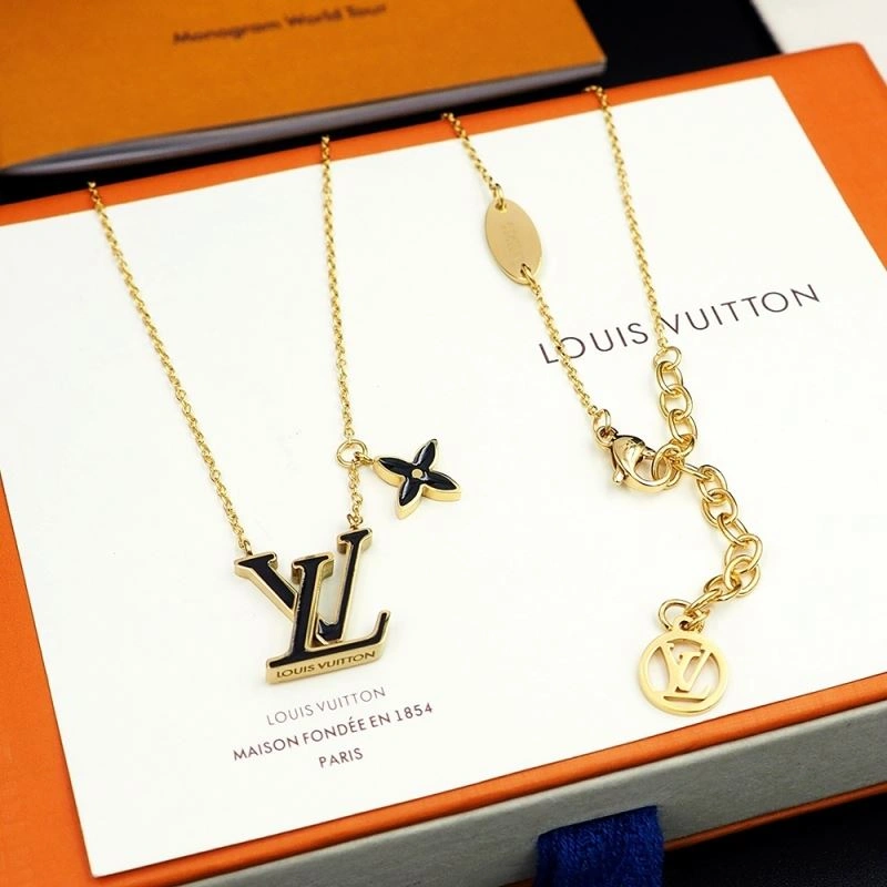 Attractive Louis Vuitton Necklaces 250354