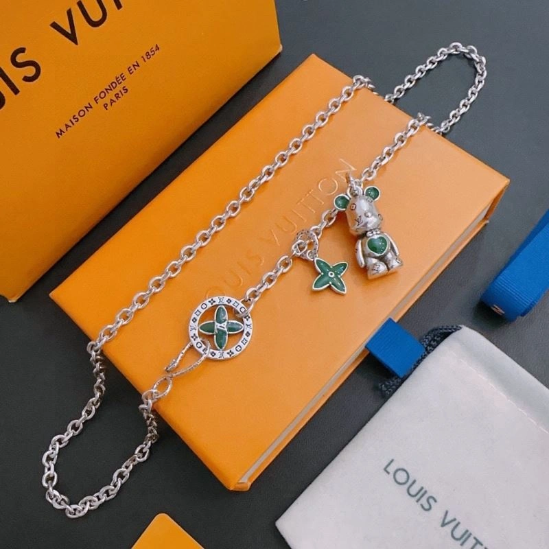 SportInspired Louis Vuitton Necklaces 250104