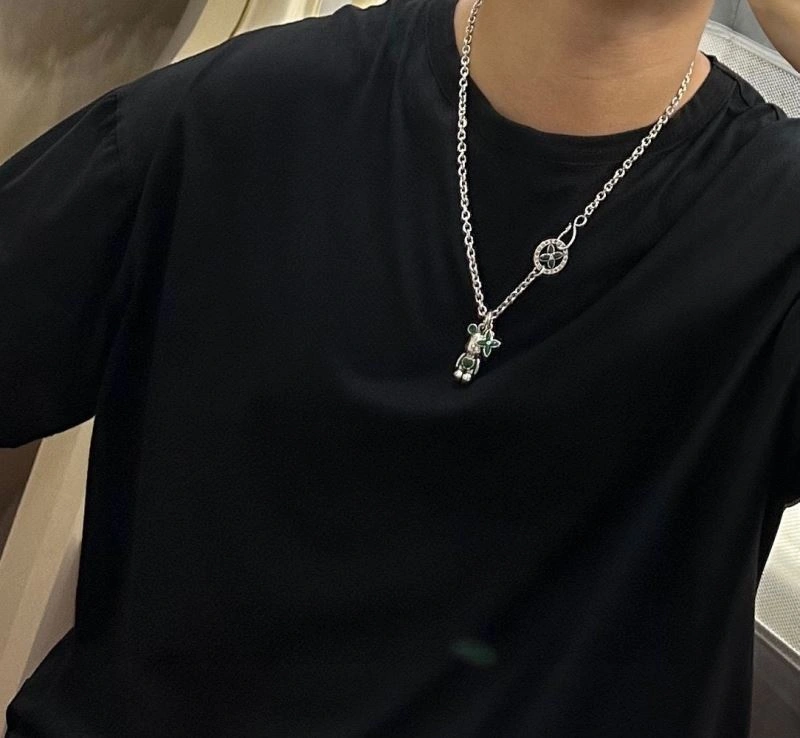 SportInspired Louis Vuitton Necklaces 250104
