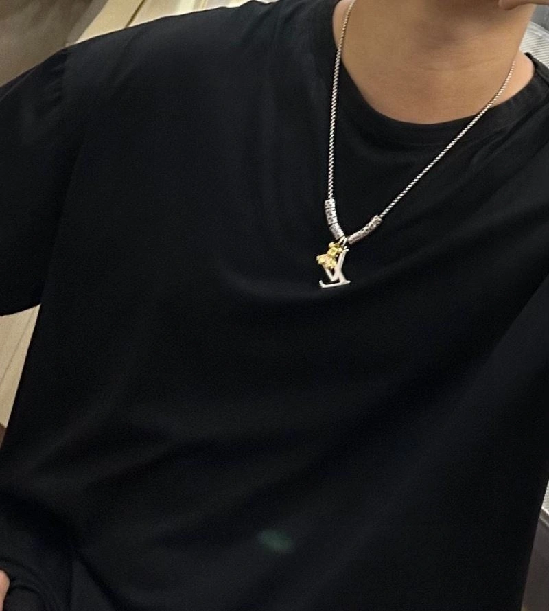 Contemporary Louis Vuitton Necklaces 250103