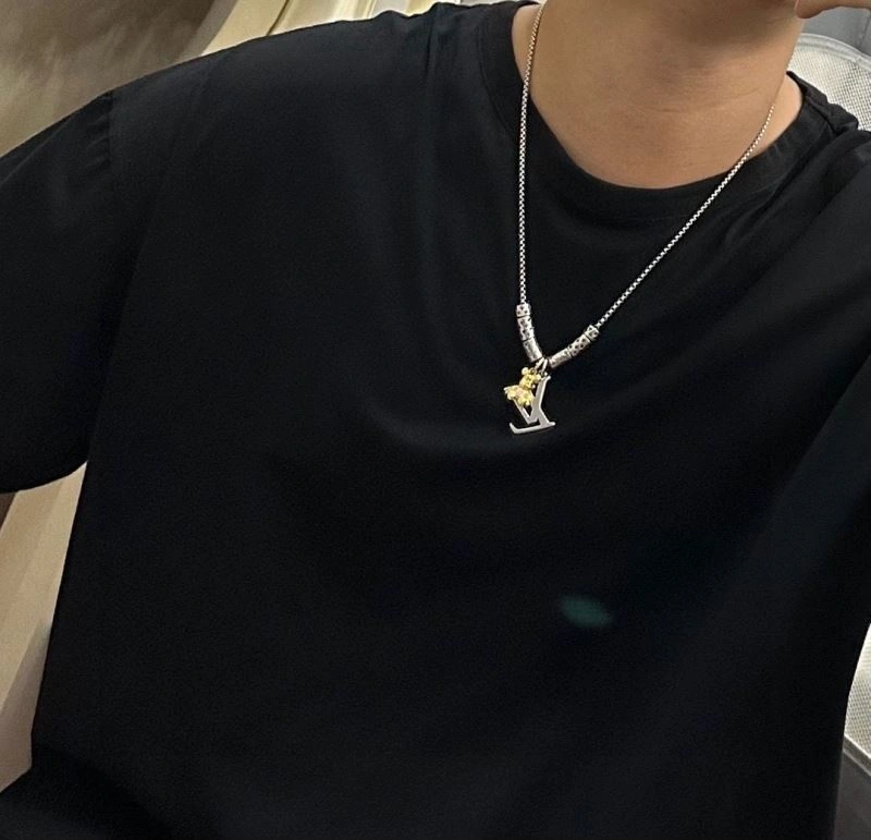 Contemporary Louis Vuitton Necklaces 250103