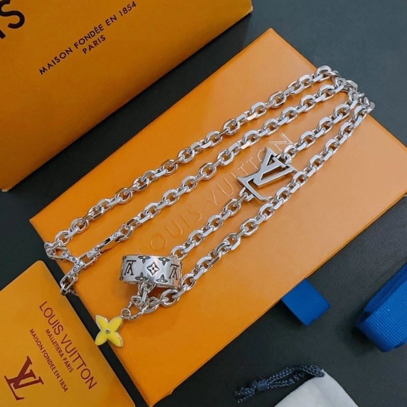 Louis Vuitton Necklaces StreetReady 250101