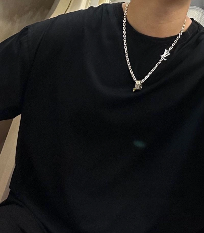 Louis Vuitton Necklaces StreetReady 250101