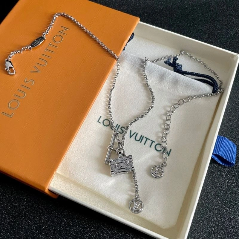 Louis Vuitton Necklaces Practical 250106